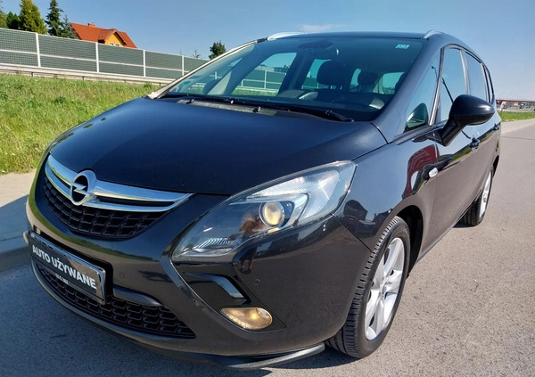 Opel Zafira cena 36800 przebieg: 244000, rok produkcji 2015 z Lubaczów małe 781